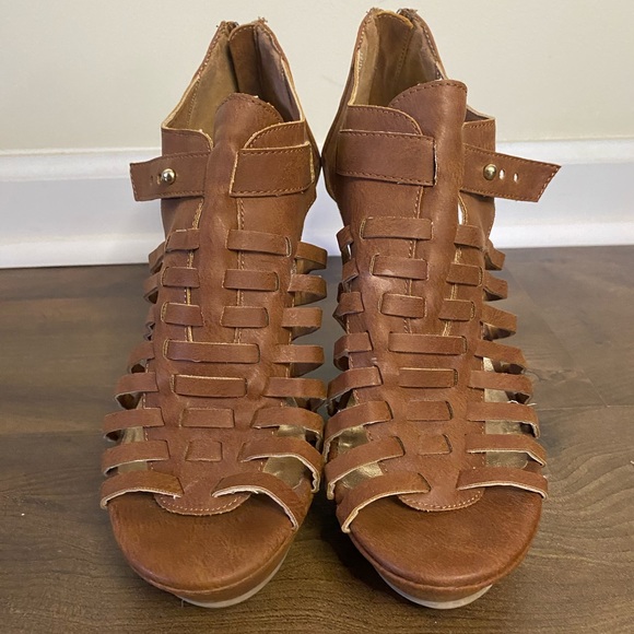 Steve Madden Brown Wedges Size 7.5 - Picture 2 of 4